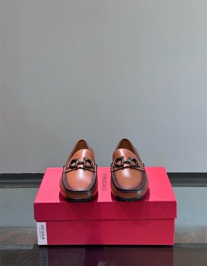 FERRAGAMO 페레가모 남성용 로퍼 F31993-2 2024/신상