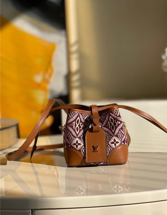 LOUIS VUITTON 루이비통 노에퍼스 숄더백