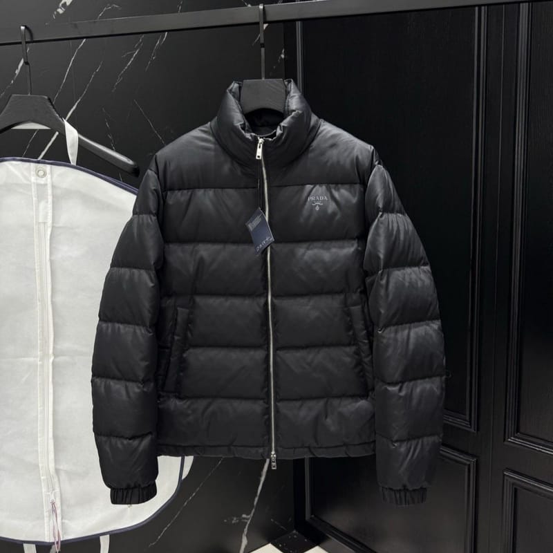 PRADA 프라다 로고 다운 패딩