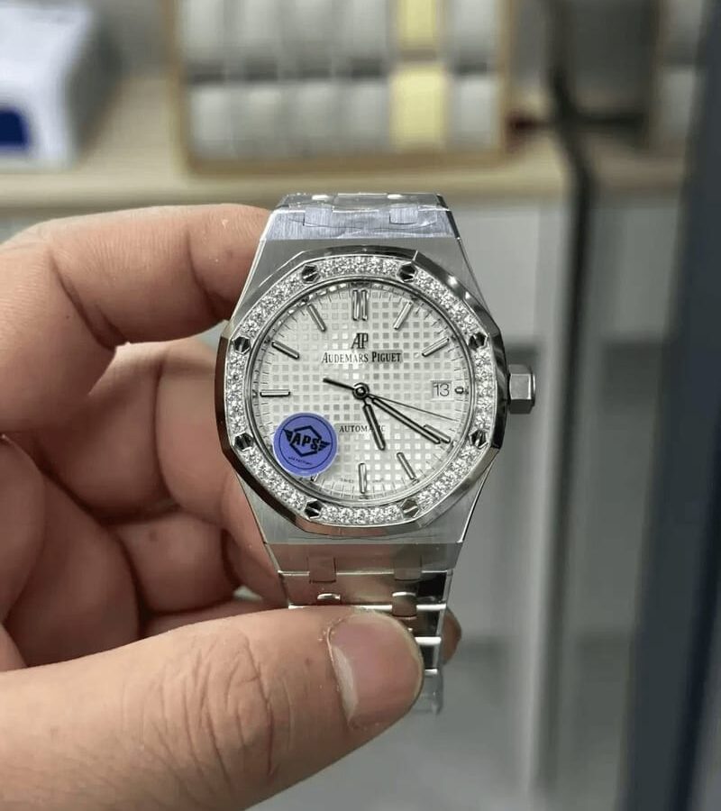 AUDEMARS PIGUET 오데마피게 로얄오크 37MM 화이트 다이얼 다이아베젤 15451