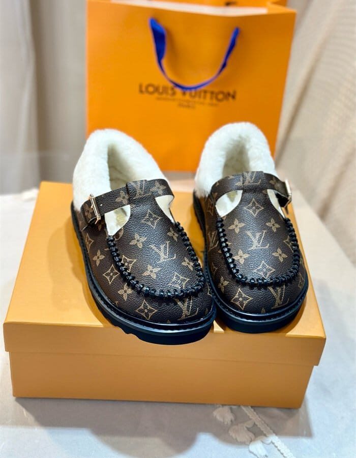 LOUIS VUITTON 루이비통 여성용 스니커즈 V92895-1 2024/신상