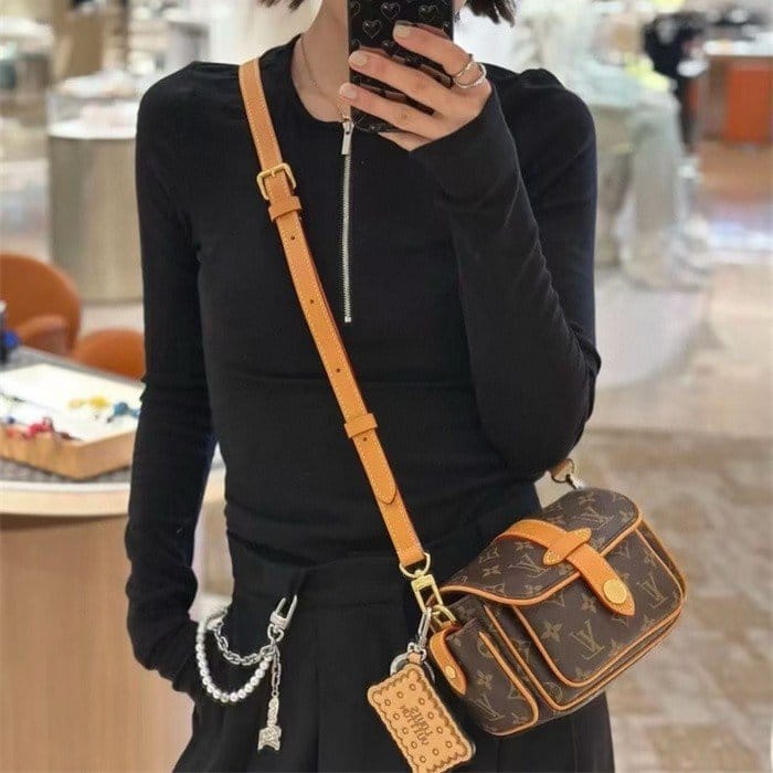 LOUIS VUITTON 루이비통 카고 웨어러블 크로스백 M14742