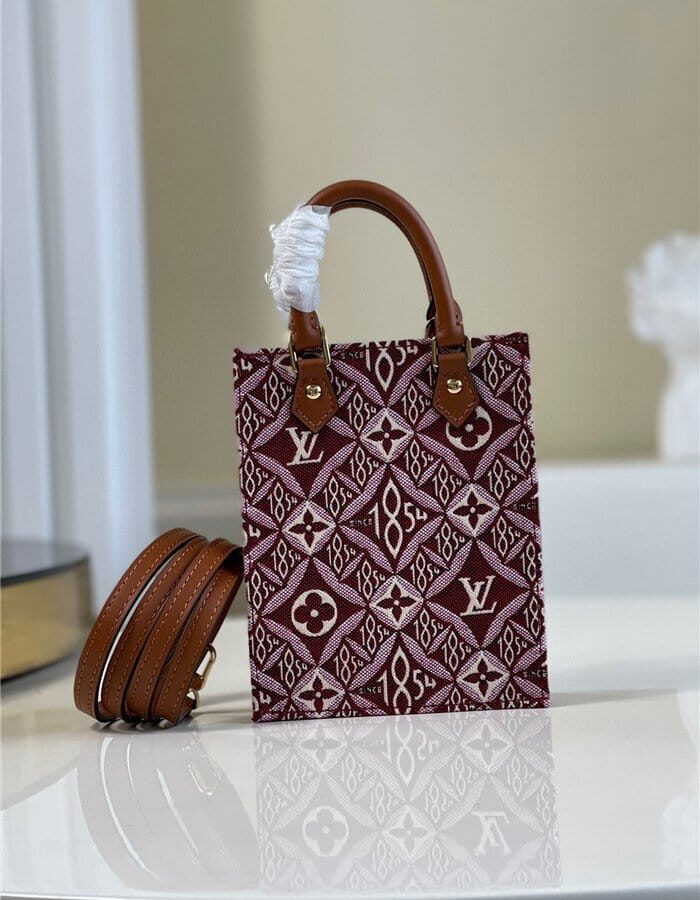 LOUIS VUITTON 루이비통 SINCE 1954 쁘띠 삭 플라