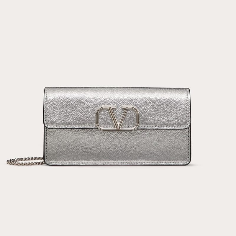 VALENTINO 발렌티노 브이로고 시그니처 메탈릭 그레인 카프스킨 체인 지갑