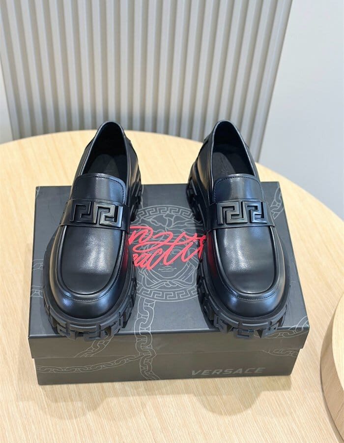 VERSACE 베르사체 남성용 로퍼 V835229-2 2024/신상