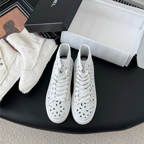 CHANEL 샤넬 여성용 스니커즈 C42404 2COLOR