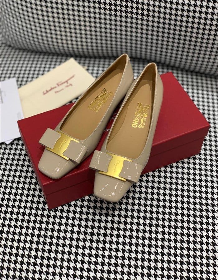 FERRAGAMO 페레가모 여성용 단화 F43909