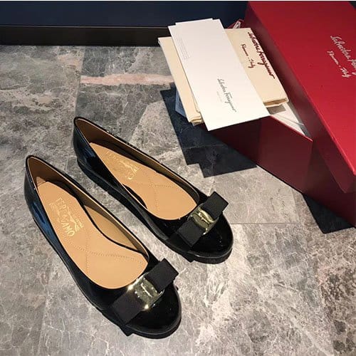 FERRAGAMO 페레가모 플랫 M1618-1