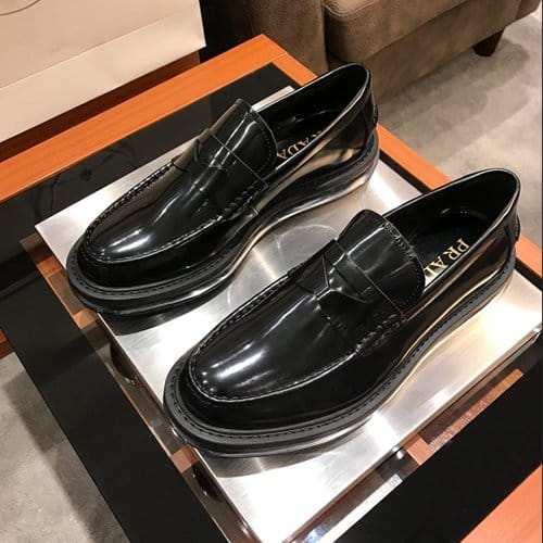 PRADA 프라다 로퍼 봄신상
