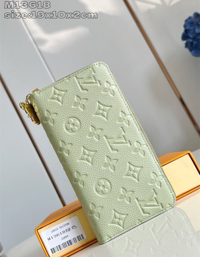 LOUIS VUITTON 루이비통 지피 장지갑 M13618