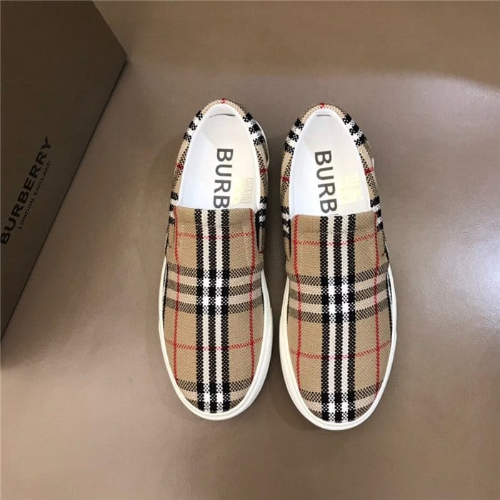 BURBERRY 버버리 남성용 슬립온 B62088 2021/신상