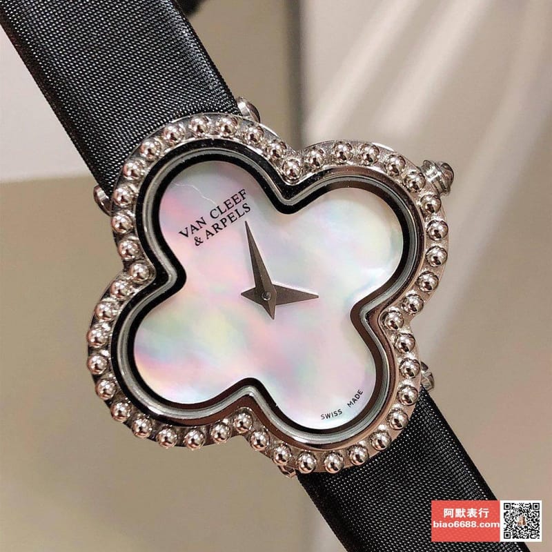 VAN CLEEF & ARPELS 반클리프 아펠 알함브라 네잎 클로버 여성용 시계 VCARD21600