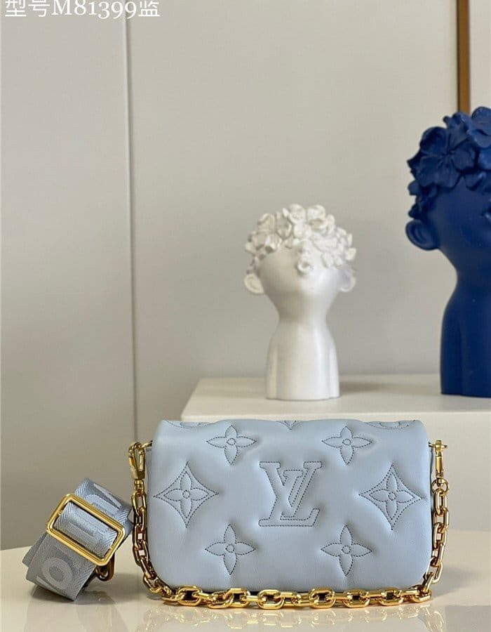 LOUIS VUITTON 루이비통 월릿 온 스트랩 크로스백 M81398