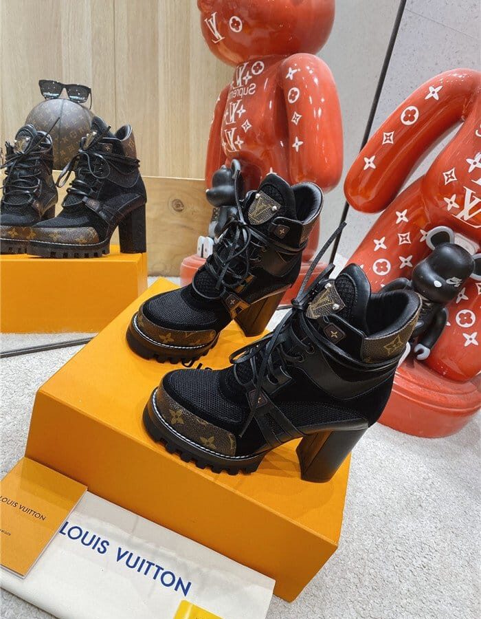 LOUIS VUITTON 루이비통 여성용 부츠 (굽높이9CM) L23780 2COLOR