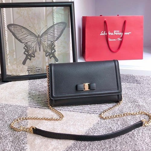 FERRAGAMO 페레가모 미디움 체인 숄더백 22C940-3