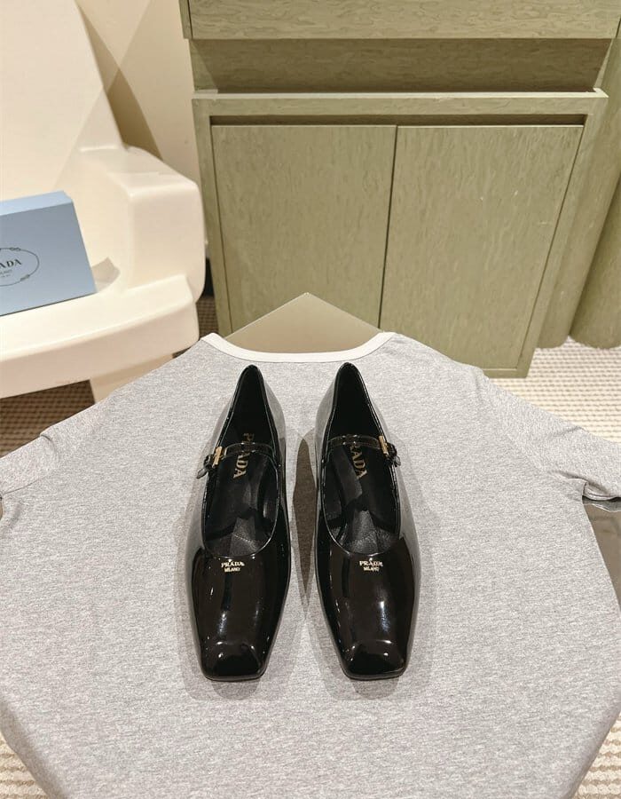 PRADA 프라다 여성용 단화 P53334-2 2024/신상 2COLOR