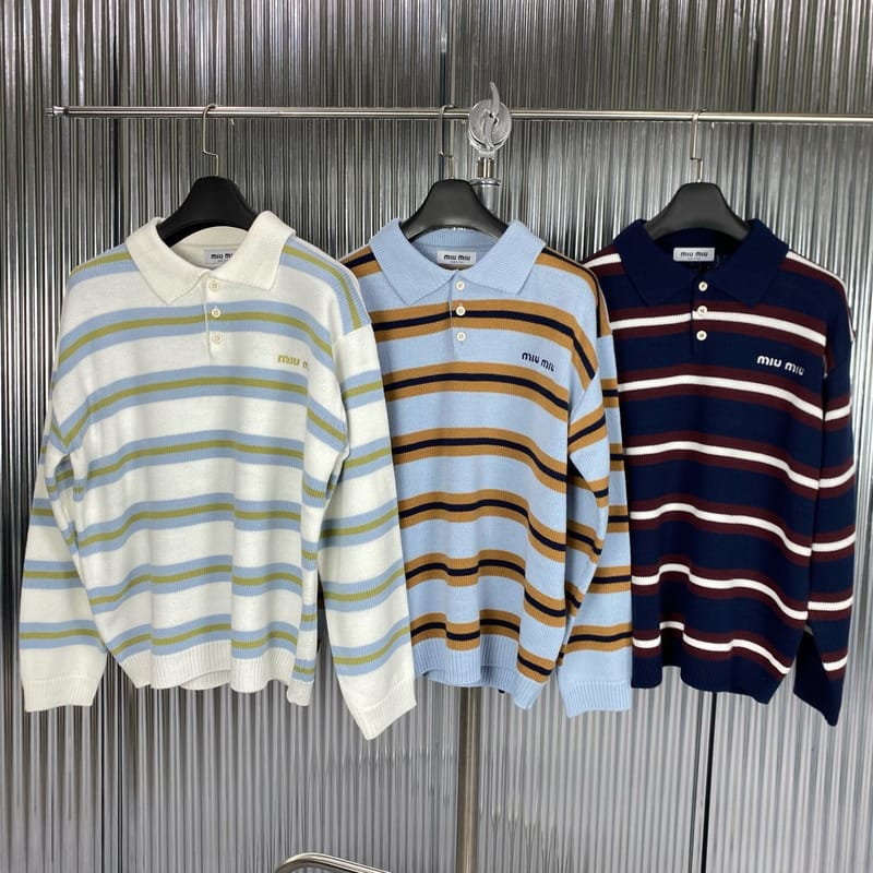 MIUMIU 미우미우 포인트 카라 니트