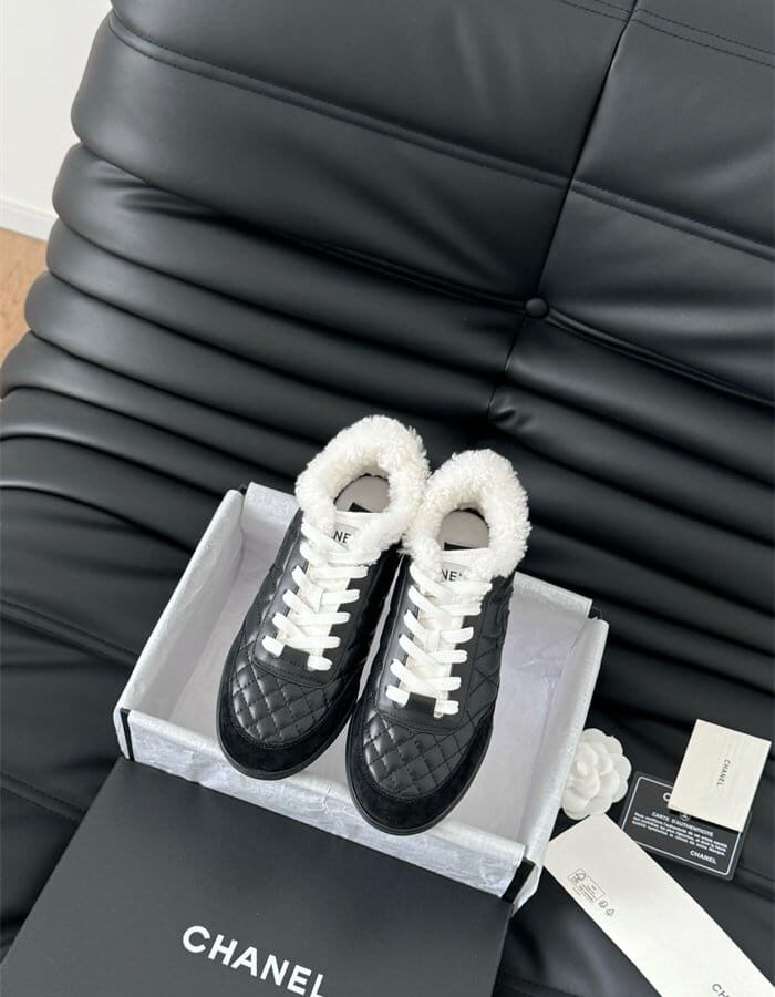 CHANEL 샤넬 여성용 스니커즈 C61503-1 2024/신상 2COLOR