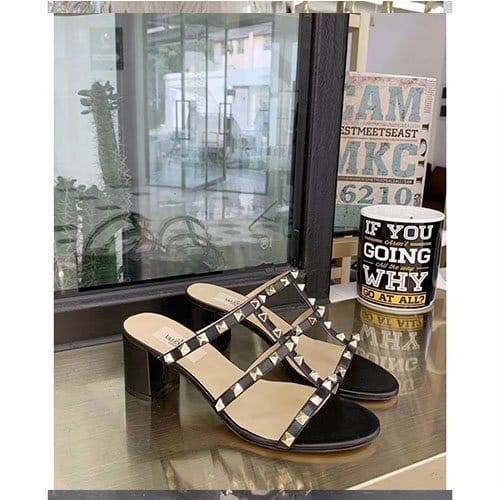 VALENTINO 발렌티노 락스터드 샌들힐 6.5cm N01471-3