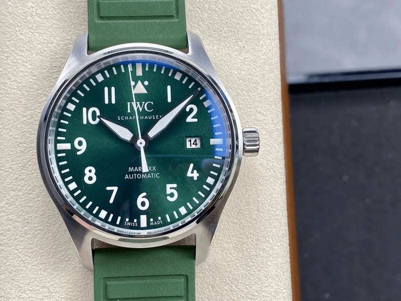 IWC 아이더블유씨 빅 파일럿 마크 20 레이싱그린