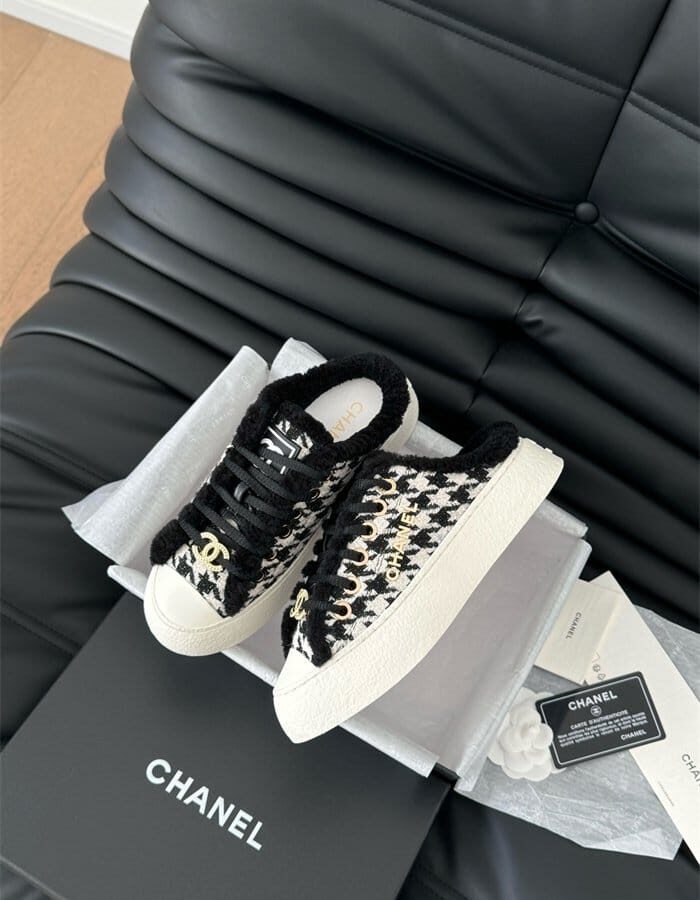 CHANEL 샤넬 여성용 스니커즈 C62405 2COLOR