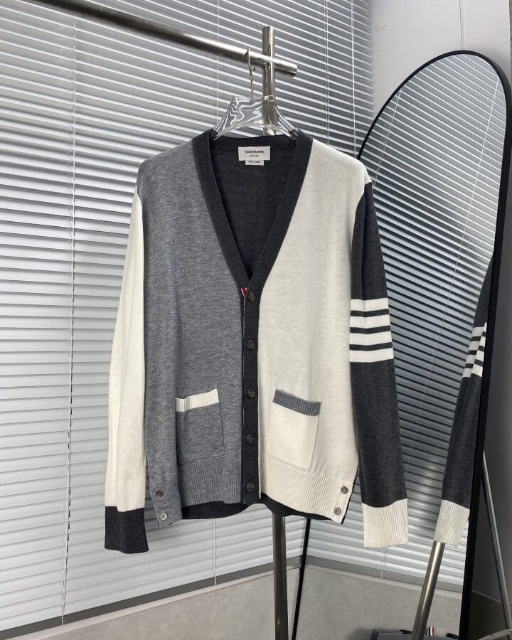 THOM BROWNE 톰브라운 펀 믹스 파인 멜리노 사선완장 클래식 V넥 가디건