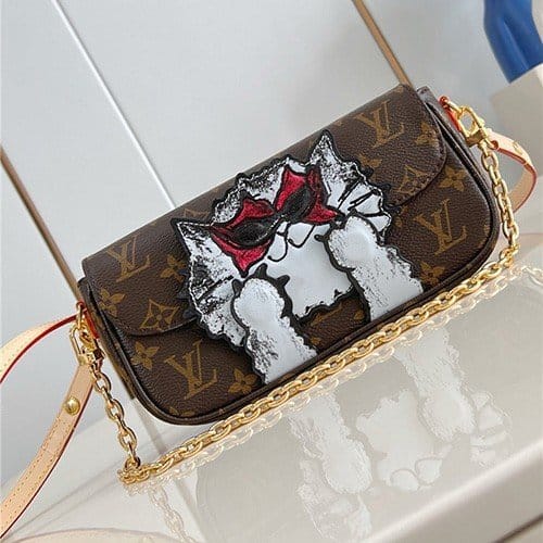 LOUIS VUITTON 루이비통 온 체인 아이비 크로스백 M15148