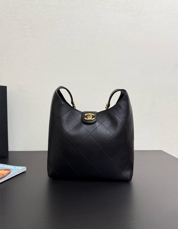 CHANEL 샤넬 호보백 라지 AS3670